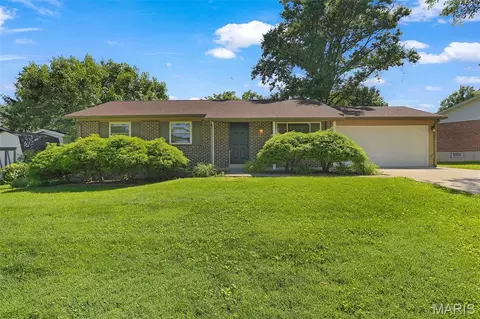 419 Woodbridge Dr, Saint Charles, MO 63303