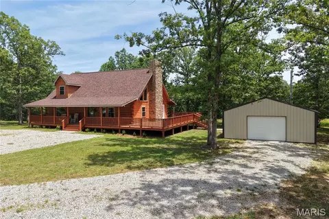 23700 Snowberry Dr, Lebanon, MO 65536