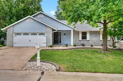 104 Christine Cay Ct, Saint Charles, MO 63304