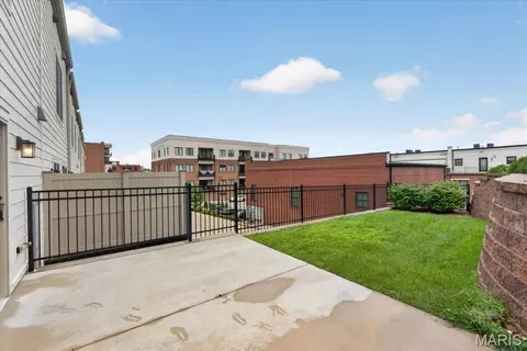 107 E Main St, Washington, MO 63090 photo 8