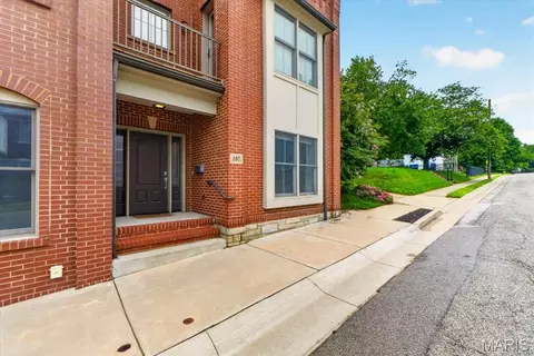 107 E Main St, Washington, MO 63090 photo 2