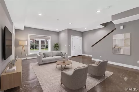 Living - 107 E Main St, Washington, MO 63090 photo 2 of 6