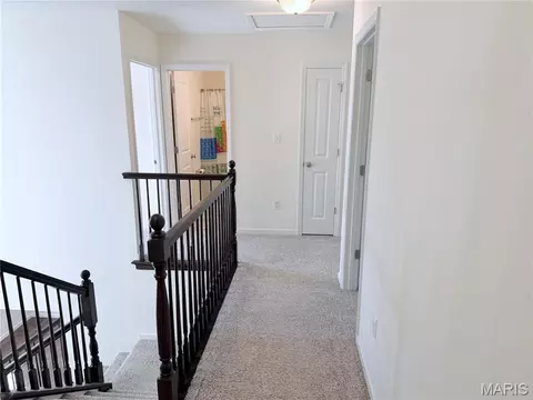 Entry Way - 425 Dusty Brook Dr, O'fallon, MO 63366 photo 6 of 6