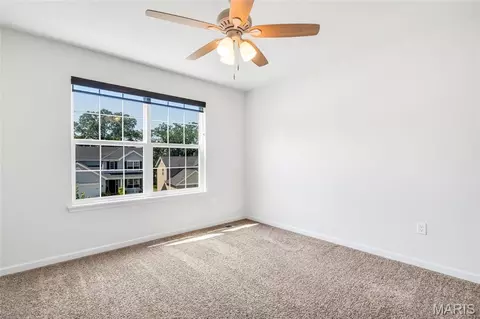Bedroom - 425 Dusty Brook Dr, O'fallon, MO 63366 photo 5 of 9