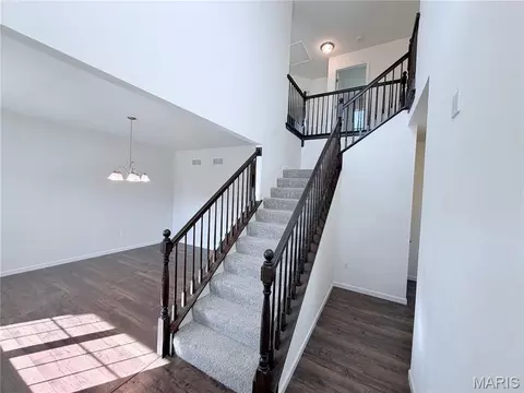 Entry Way - 425 Dusty Brook Dr, O'fallon, MO 63366 photo 1 of 6