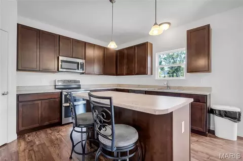 Kitchen - 425 Dusty Brook Dr, O'fallon, MO 63366 photo 1 of 2