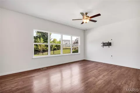 Living - 425 Dusty Brook Dr, O'fallon, MO 63366 photo 1 of 4