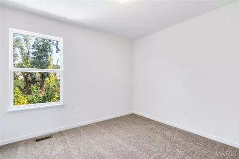 Bedroom - 425 Dusty Brook Dr, O'fallon, MO 63366 photo 9 of 9