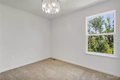 Bedroom - 425 Dusty Brook Dr, O'fallon, MO 63366 photo 7 of 9