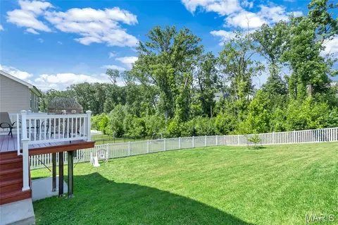 Exterior - 425 Dusty Brook Dr, O'fallon, MO 63366 photo 8 of 13