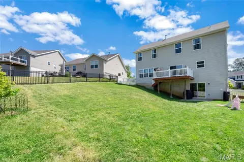 Exterior - 425 Dusty Brook Dr, O'fallon, MO 63366 photo 6 of 13