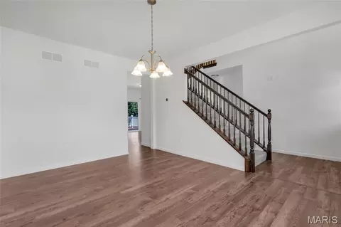 Entry Way - 425 Dusty Brook Dr, O'fallon, MO 63366 photo 3 of 6