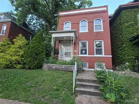 2704 Virginia Ave, Saint Louis, MO 63118
