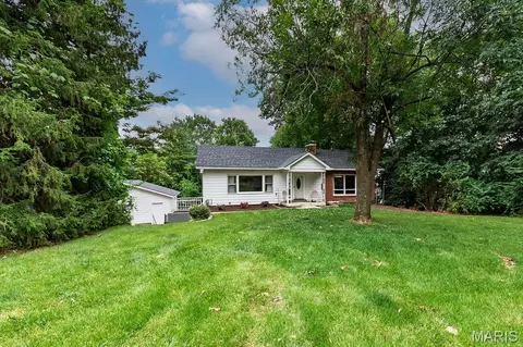 1216 Miller Rd, Imperial, MO 63052