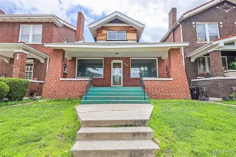 5806 Degiverville Ave, Saint Louis, MO 63112