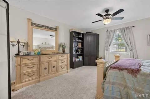 Bedroom - 15420 Talbot Ln, Saint Robert, MO 65584 photo 2 of 7