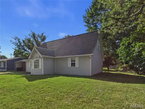 Exterior - 15420 Talbot Ln, Saint Robert, MO 65584 photo 5 of 9