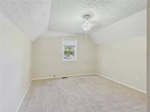 Bedroom - 15420 Talbot Ln, Saint Robert, MO 65584 photo 4 of 8