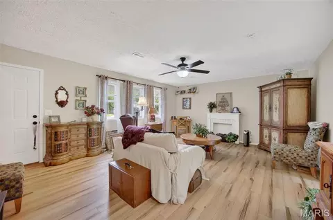 Living - 15420 Talbot Ln, Saint Robert, MO 65584 photo 1 of 3