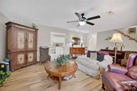 Living - 15420 Talbot Ln, Saint Robert, MO 65584 photo 2 of 3