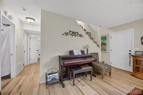 Entry Way - 15420 Talbot Ln, Saint Robert, MO 65584 photo 1 of 2