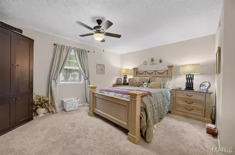 Bedroom - 15420 Talbot Ln, Saint Robert, MO 65584 photo 3 of 7