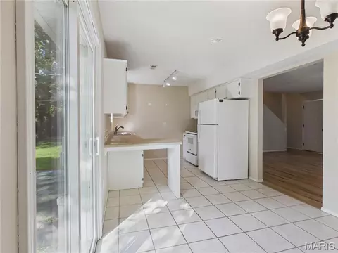 Kitchen - 15420 Talbot Ln, Saint Robert, MO 65584 photo 1 of 4