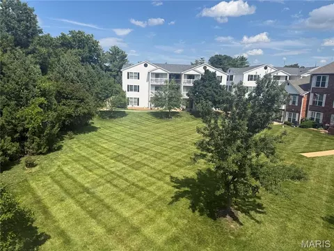 2578 Coppergate Square Dr #3K, Oakville, MO 63129