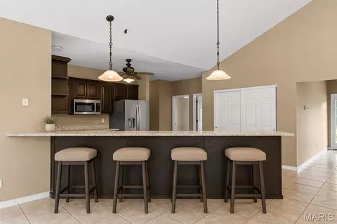 Kitchen - 15774 Cox Rd, Wright City, MO 63390 photo 2 of 7