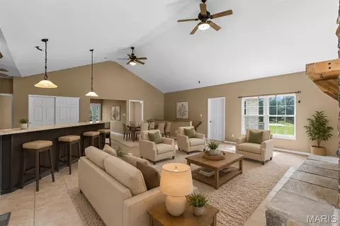 Living - 15774 Cox Rd, Wright City, MO 63390 photo 4 of 9