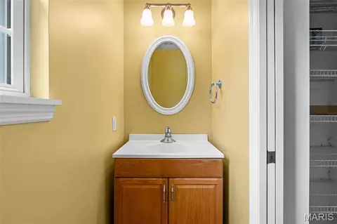 Bath - 15774 Cox Rd, Wright City, MO 63390 photo 6 of 7