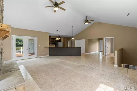 Living - 15774 Cox Rd, Wright City, MO 63390 photo 6 of 9