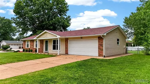 3928 Nugget Dr, Saint Peters, MO 63376