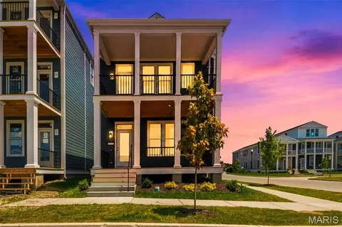 4220 Marais Temps Clair Dr, Saint Charles, MO 63301
