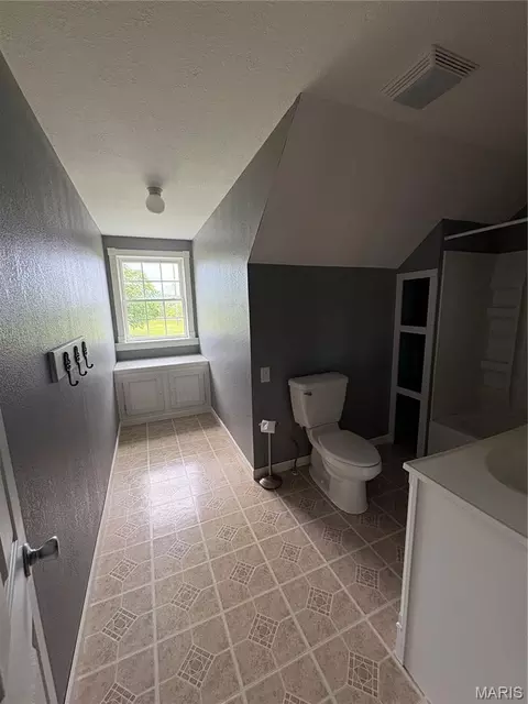 Bath - 23458 E Highway 32, Boss, MO 65440 photo 5 of 5