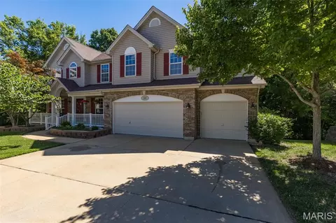 200 Romaine Spring Vw, Fenton, MO 63026