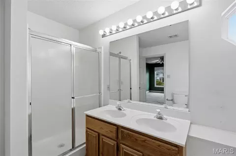 Bath - 2732 Bromley Dr, O'fallon, MO 63368 photo 3 of 5