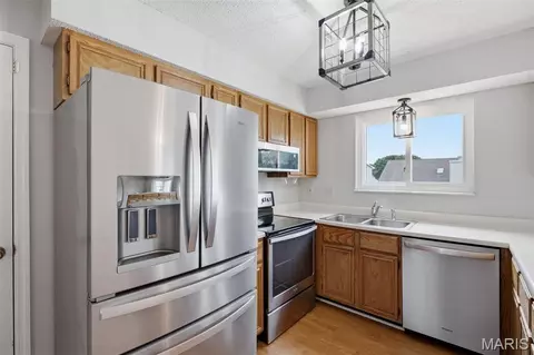 Kitchen - 2732 Bromley Dr, O'fallon, MO 63368 photo 4 of 4