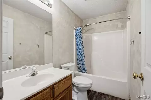 Bath - 2732 Bromley Dr, O'fallon, MO 63368 photo 4 of 5