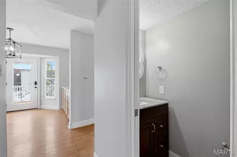 Entry Way - 2732 Bromley Dr, O'fallon, MO 63368 photo 4 of 5