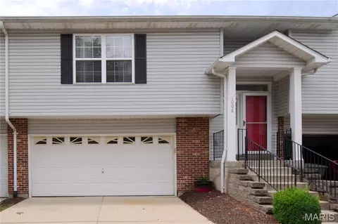1008 Kamptown Dr #C, St. Peters, MO 63376