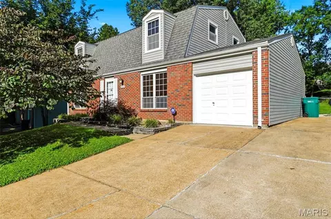 1933 Parkton Way, Barnhart, MO 63012