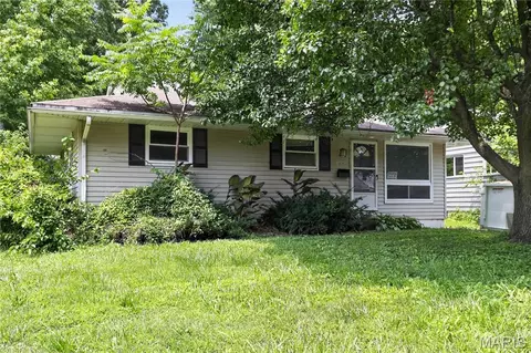 10829 Glen Garry Rd, Saint Louis, MO 63137