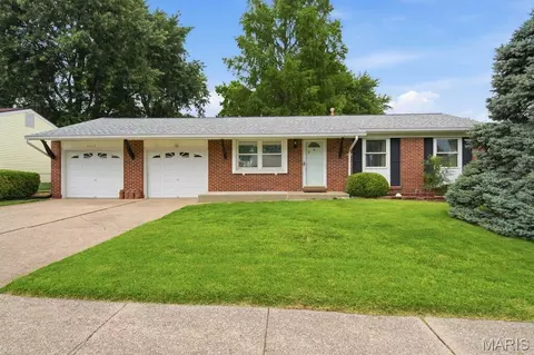 3214 Ipswich Ln, Saint Charles, MO 63301
