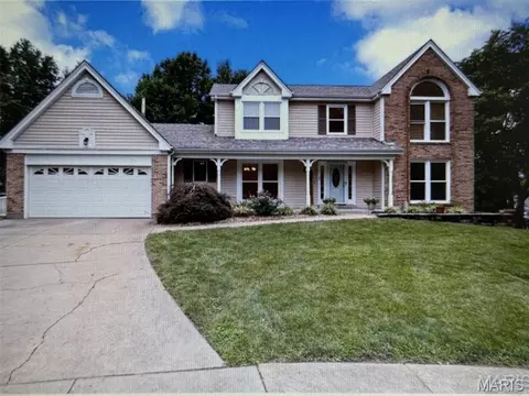 6 Wagonspring Ct, Saint Charles, MO 63303