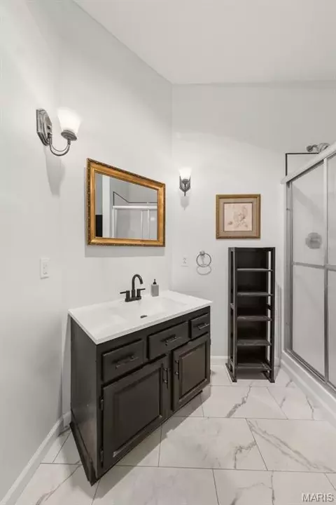 Bath - 24613 Shady Oak Pl, Perry, MO 63462 photo 1 of 8