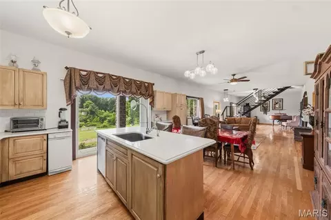 Kitchen - 24613 Shady Oak Pl, Perry, MO 63462 photo 2 of 4