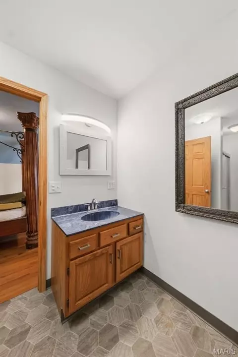 Bath - 24613 Shady Oak Pl, Perry, MO 63462 photo 7 of 8