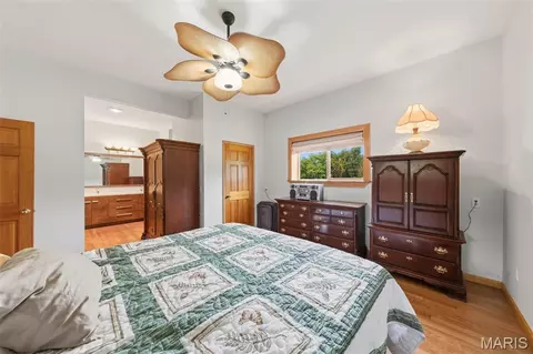Bedroom - 24613 Shady Oak Pl, Perry, MO 63462 photo 5 of 10