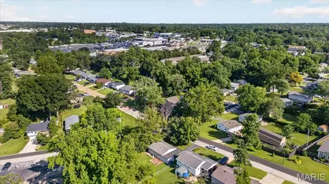 View/Area - 200 Hillcrest Blvd, Ballwin, MO 63021 photo 3 of 3